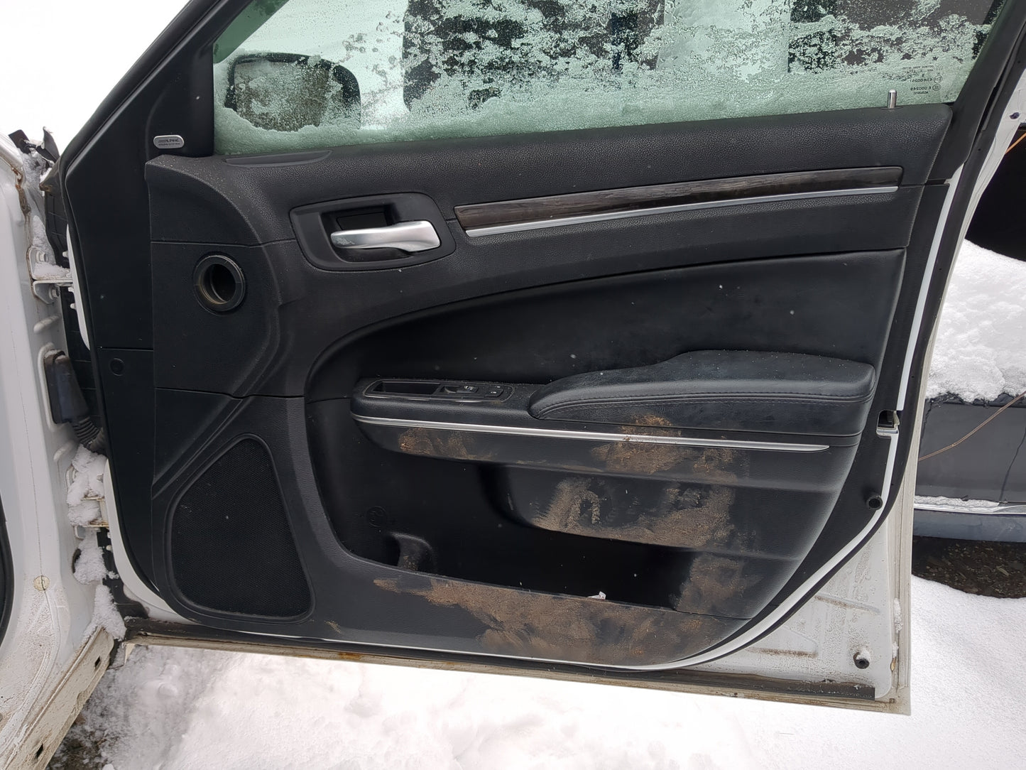 2013 Chrysler 300 Front Right Passenger Interior Door Panel Trim - Oemusedautoparts1.com