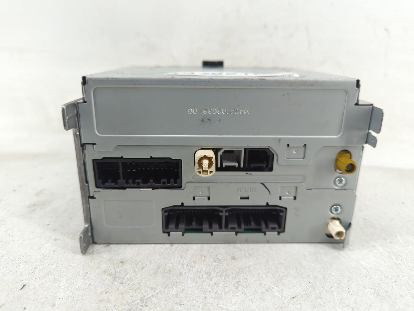 2013 Chrysler 300 Radio AM FM Cd Player Receiver Replacement P/N:P05091366AF Fits Fits 2014 OEM Used Auto Parts - Oemusedaut