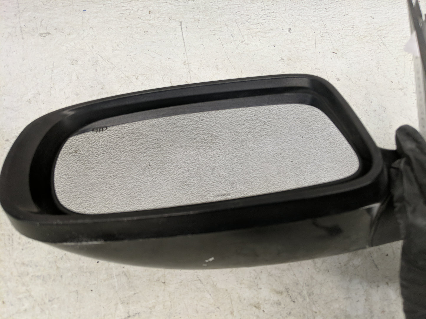2011-2014 Chrysler 300 Driver Side View Mirror - Left Door Mirror OEM Used - Oemusedautoparts1.com