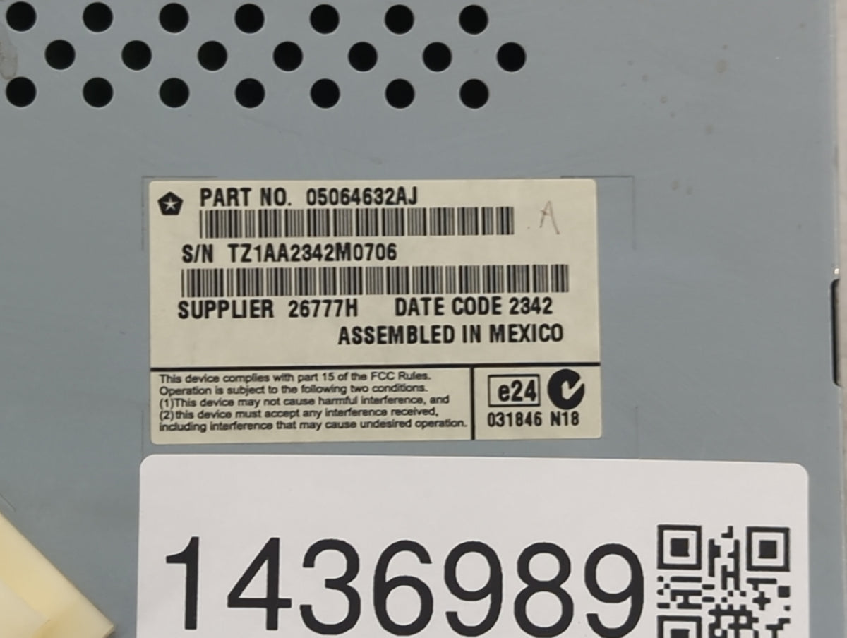2011-2014 Chrysler 300 Information Radio Display Screen 1436989 - Oemusedautoparts1.com