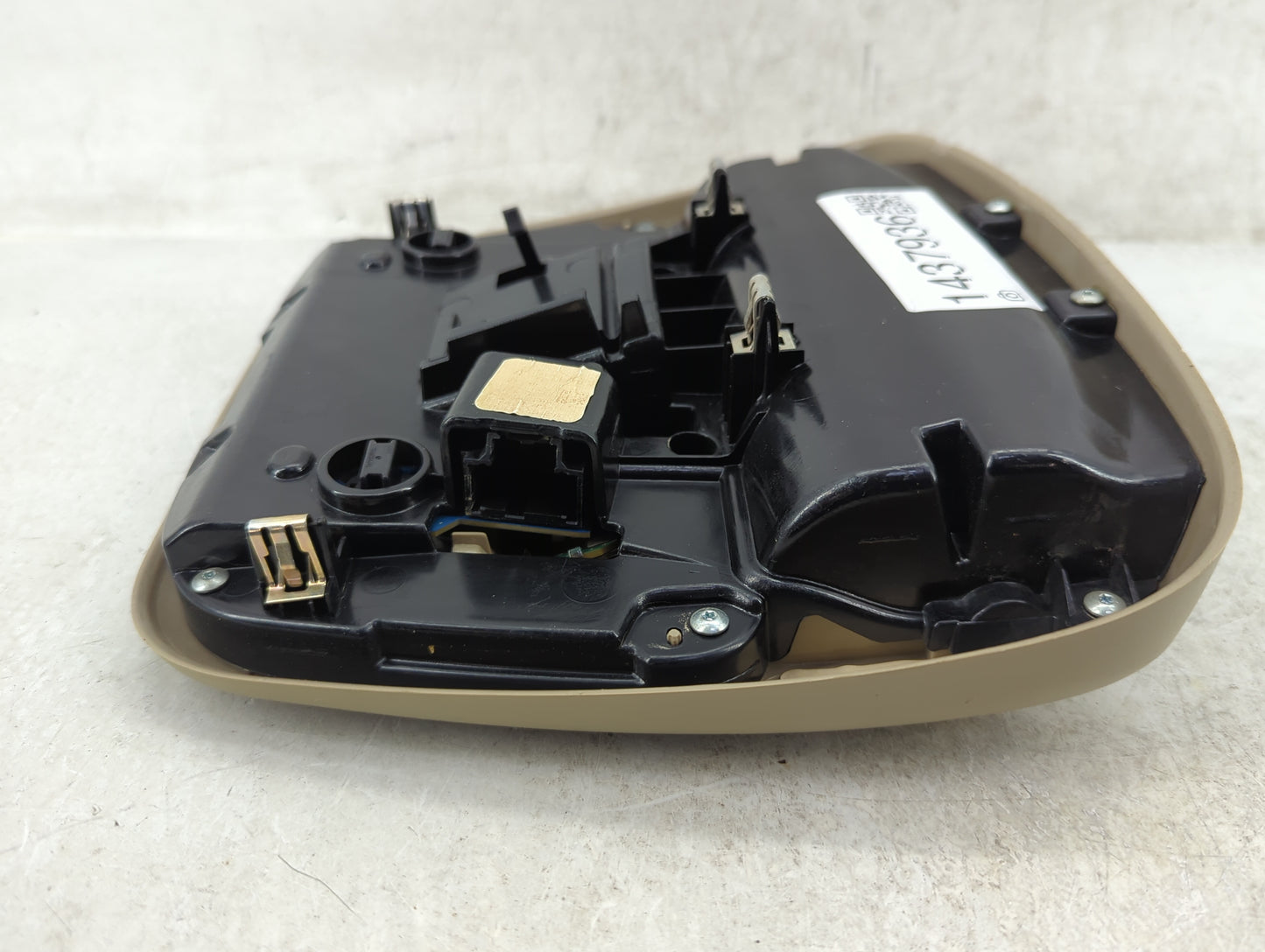 2013-2014 Chrysler 300 Overhead Roof Console 1437936 - Oemusedautoparts1.com