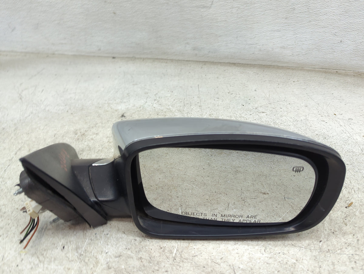 2013 Chrysler 300 Passenger Side View Mirror - Right Door Mirror OEM Used - Oemusedautoparts1.com