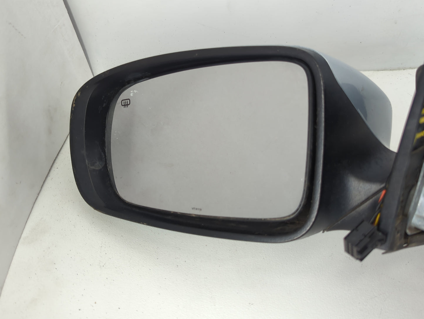 2012-2014 Chrysler 300 Driver Side View Mirror - Left Door Mirror OEM Used - Oemusedautoparts1.com