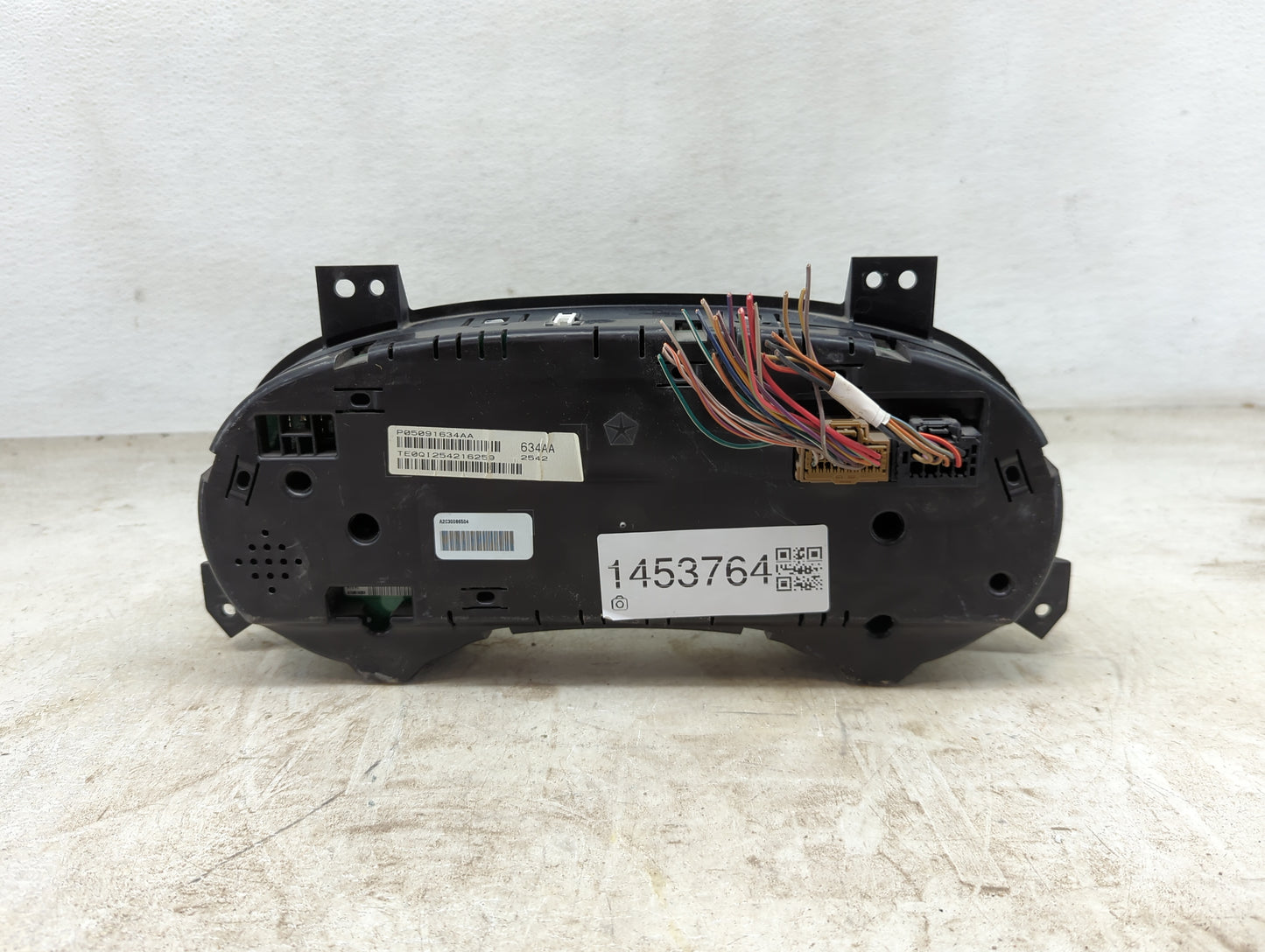 2013 Chrysler Town and Country Instrument Cluster Speedometer Gauges P/N:P05091634AA A2C30086504 Miles: Fits OEM Used Auto P