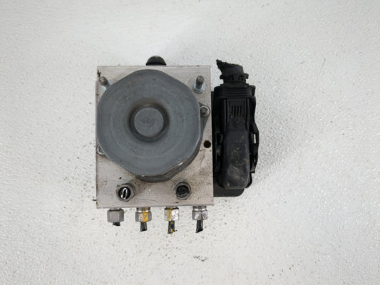 2013 Chrysler Town & Country ABS Pump Control Module Replacement P/N:P68183803AA Fits OEM Used Auto Parts