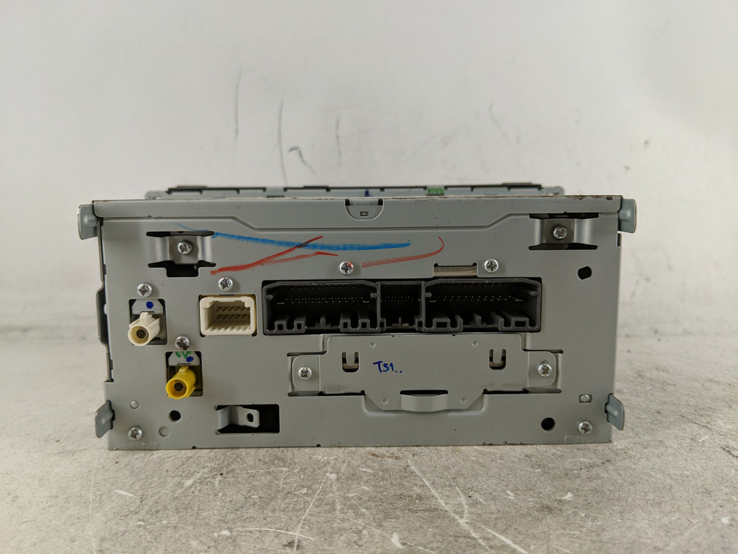 2012-2016 Chrysler Town & Country Radio AM FM Cd Player Receiver Replacement P/N:P05091327AC Fits OEM Used Auto Parts - Oemu