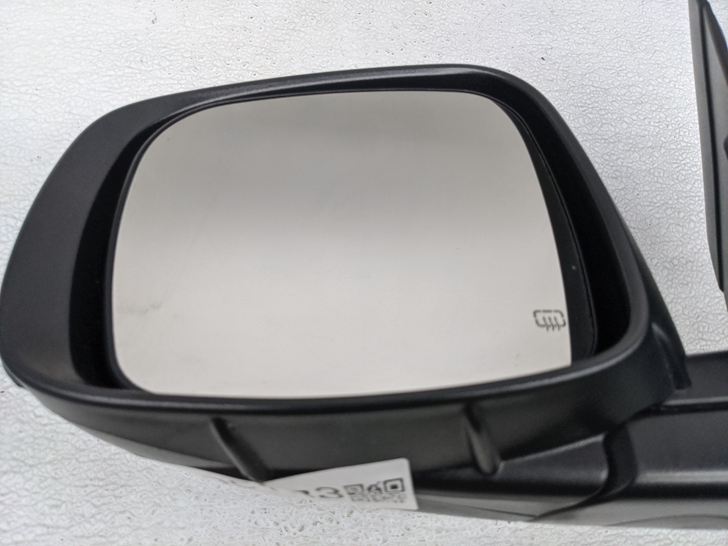 2011-2016 Chrysler Town & Country Driver Side View Mirror - Left Door Mirror OEM Used - Oemusedautoparts1.com