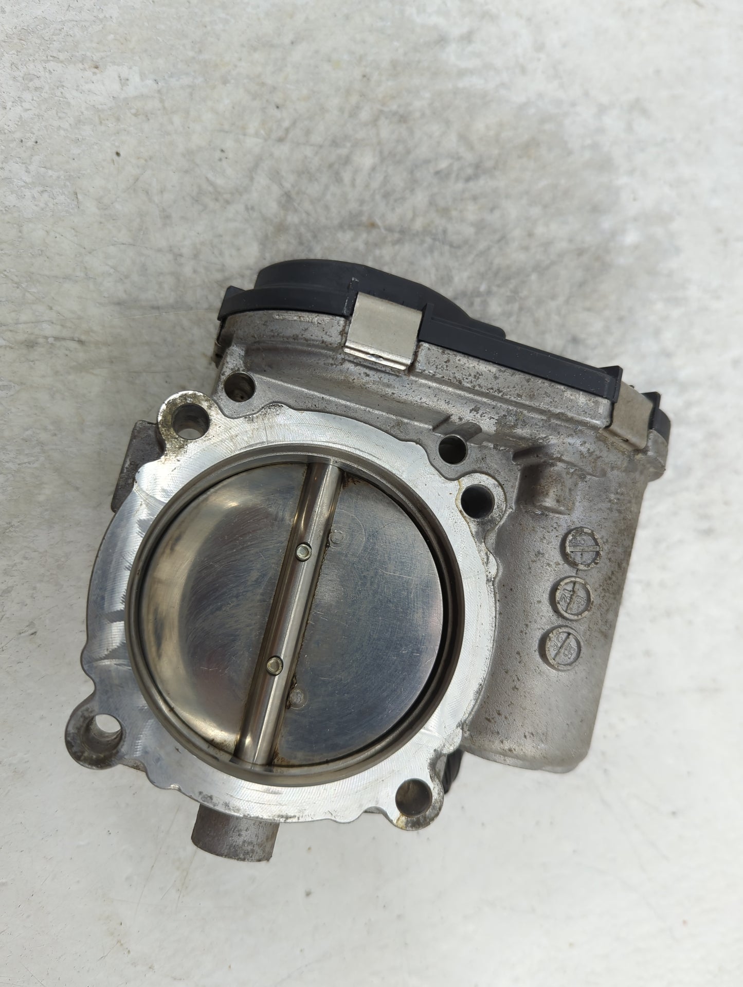 2011-2016 Chrysler Town & Country Throttle Body P/N:05187349AC 0 280 750 570 Fits OEM Used Auto Parts - Oemusedautoparts1.co