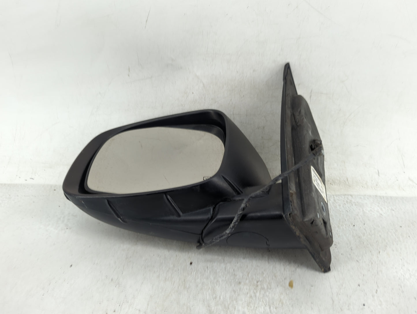 2011-2016 Chrysler Town & Country Driver Side View Mirror - Left Door Mirror OEM Used - Oemusedautoparts1.com