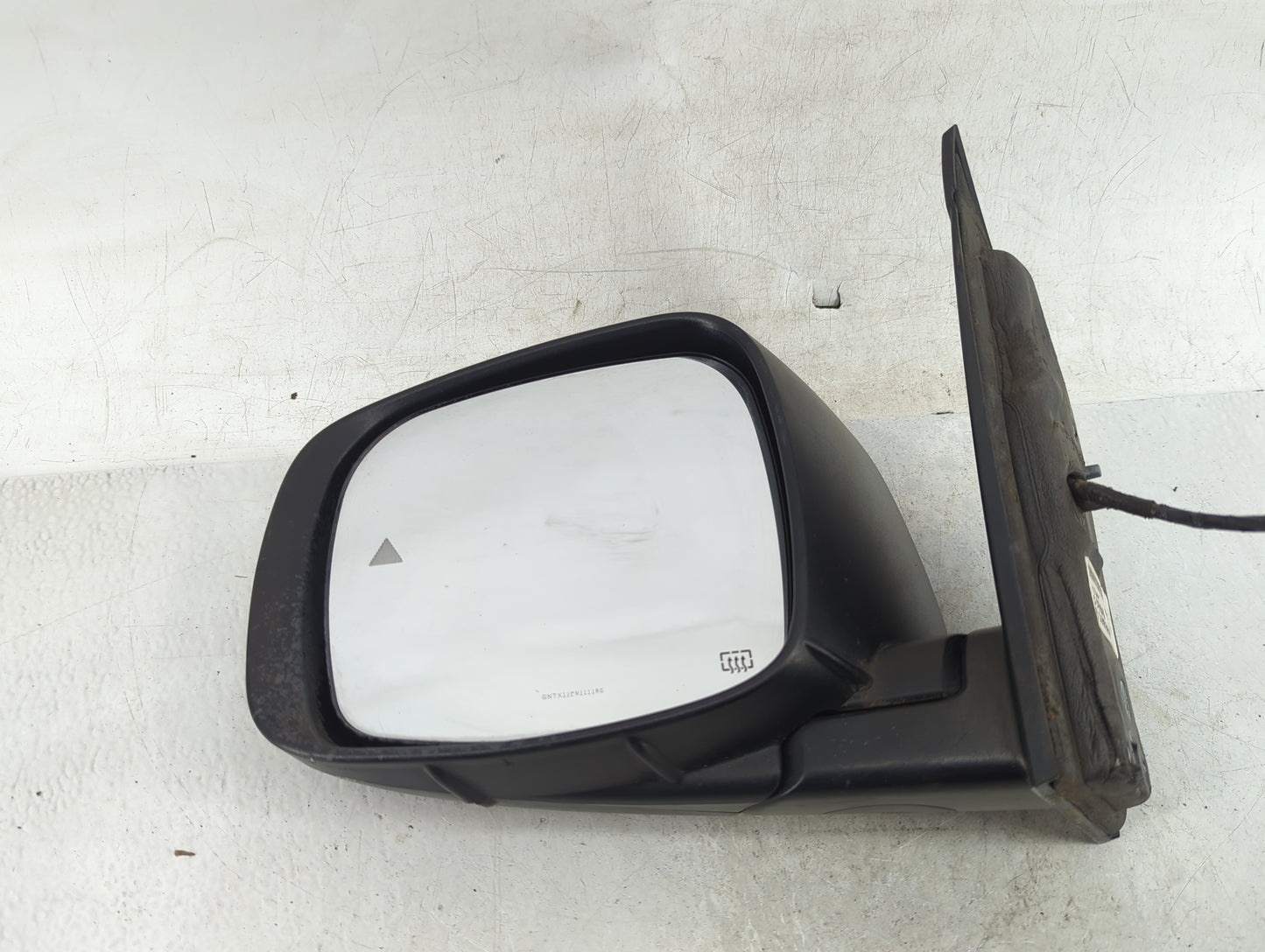 2010-2016 Chrysler Town & Country Driver Side View Mirror - Left Door Mirror OEM Used - Oemusedautoparts1.com