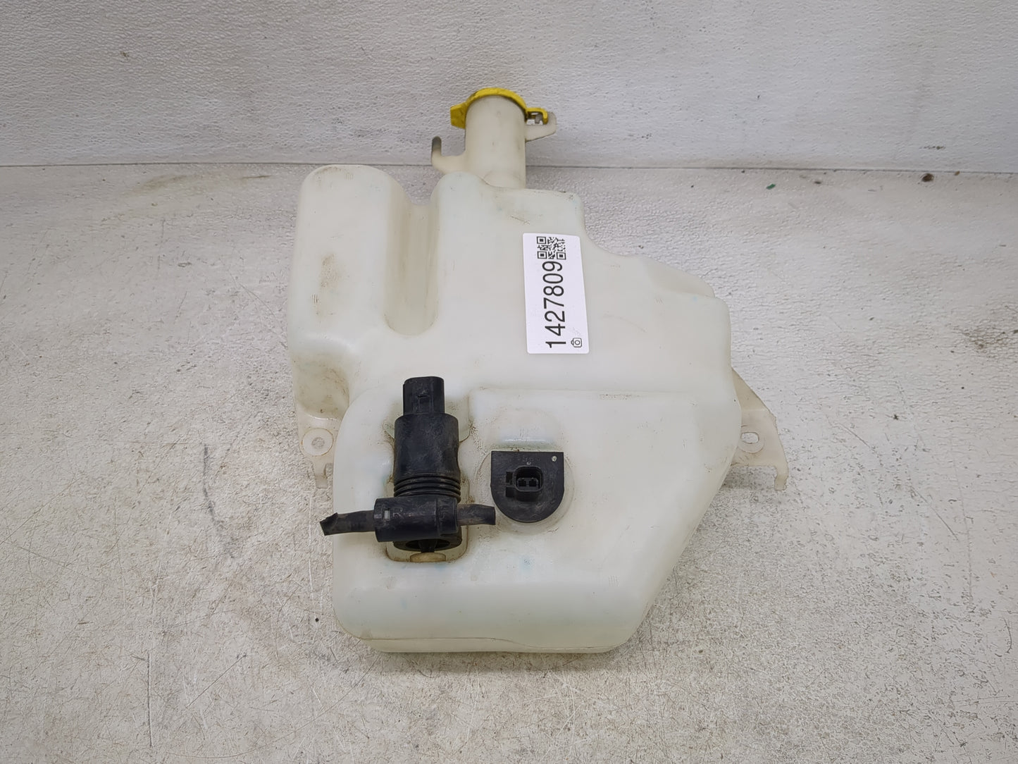 2011 Town & Country Windshield Washer Fluid Reservoir Bottle Oem - Oemusedautoparts1.com