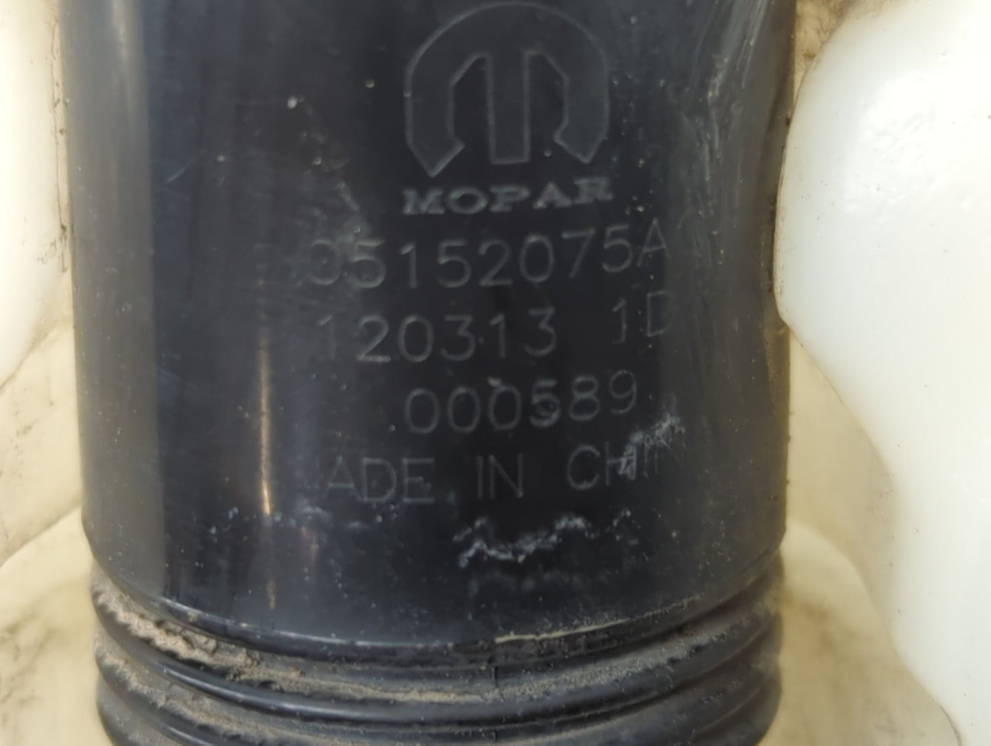 2011 Town & Country Windshield Washer Fluid Reservoir Bottle Oem - Oemusedautoparts1.com