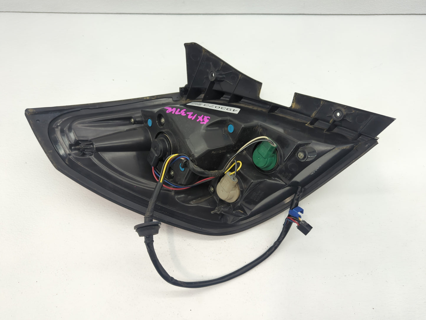 2013 Chrysler Town & Country Tail Light Assembly Passenger Right OEM Fits OEM Used Auto Parts - Oemusedautoparts1.com