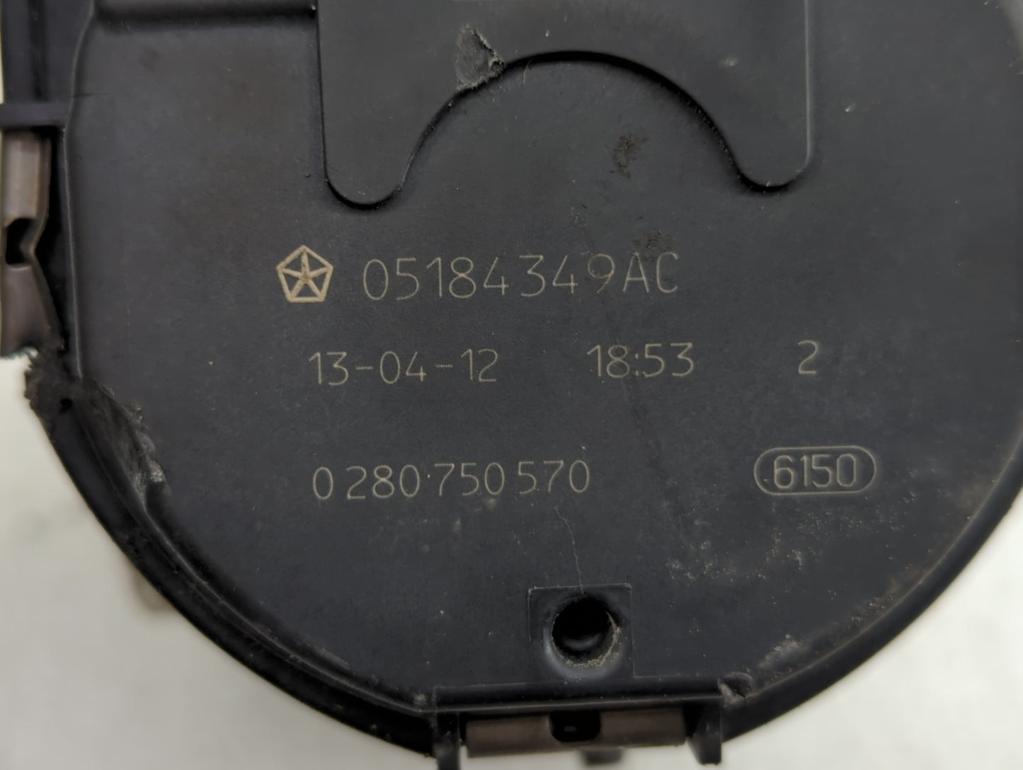 2011-2016 Chrysler Town & Country Throttle Body P/N:05184 349AC Fits OEM Used Auto Parts - Oemusedautoparts1.com