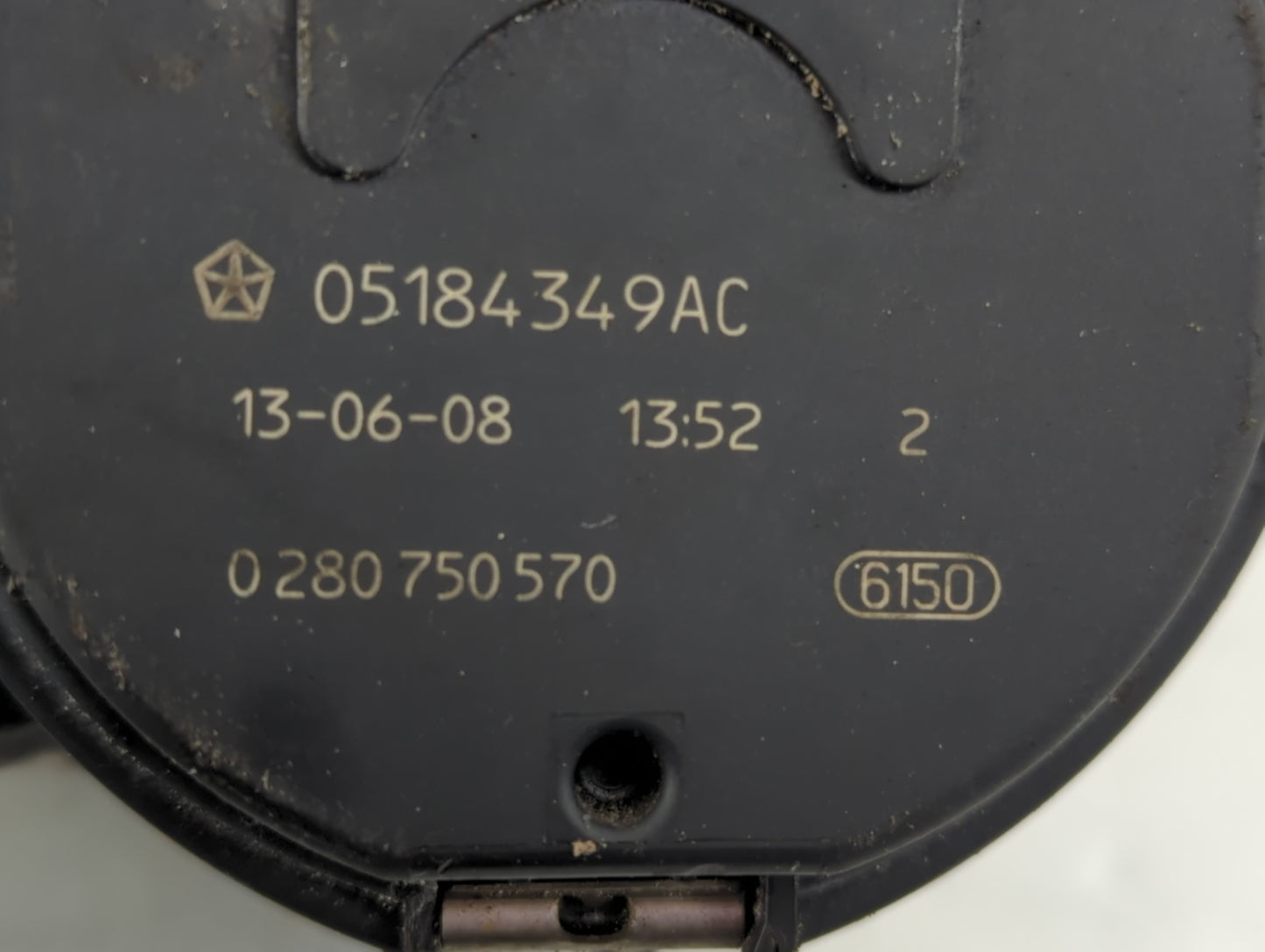 2011-2016 Chrysler Town & Country Throttle Body P/N:0 280 750 570 05184349AC Fits OEM Used Auto Parts - Oemusedautoparts1.co
