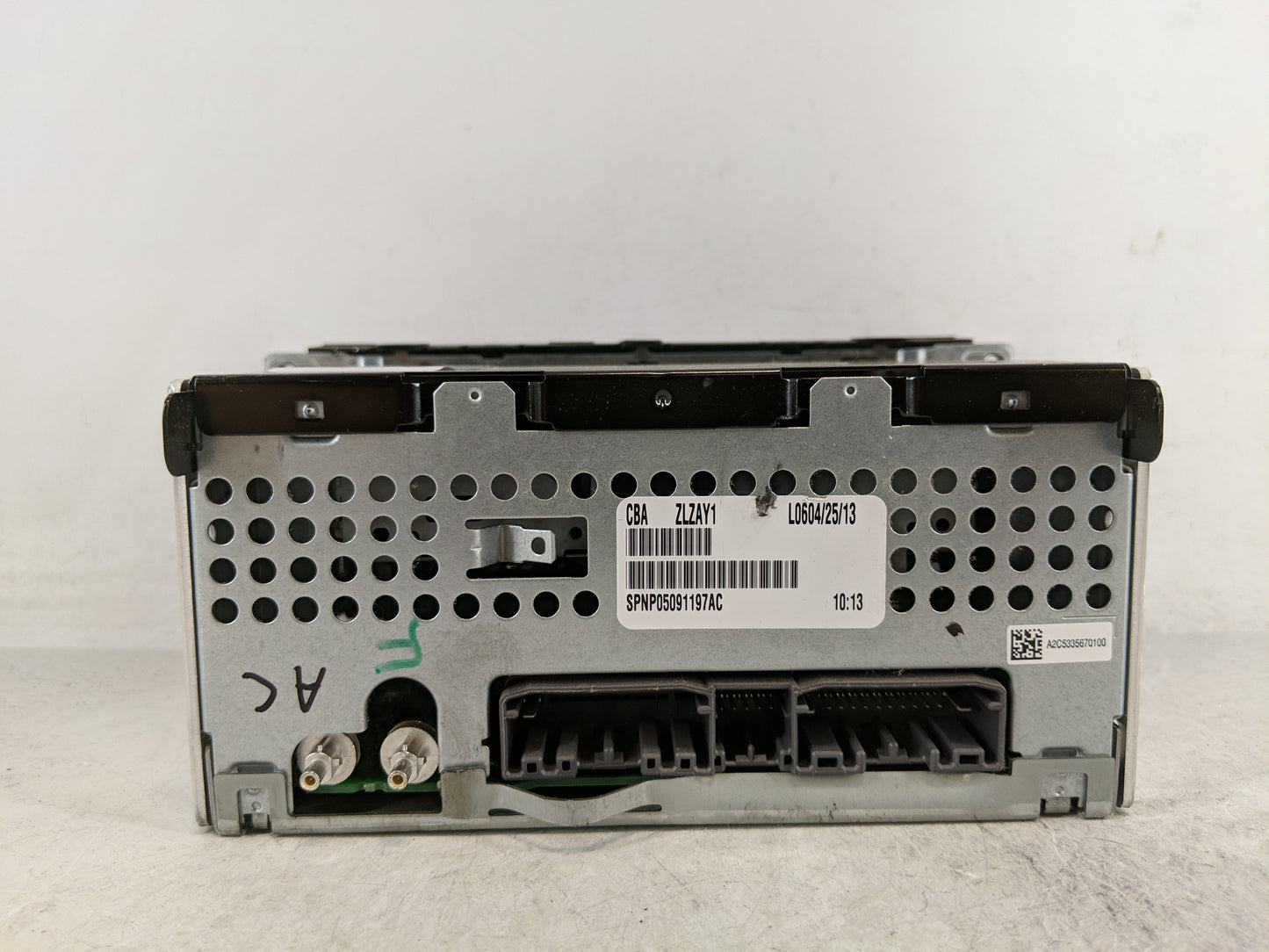 2013-2014 Dodge Avenger Radio AM FM Cd Player Receiver Replacement P/N:P05091197AC Fits Fits 2013 2014 OEM Used Auto Parts -
