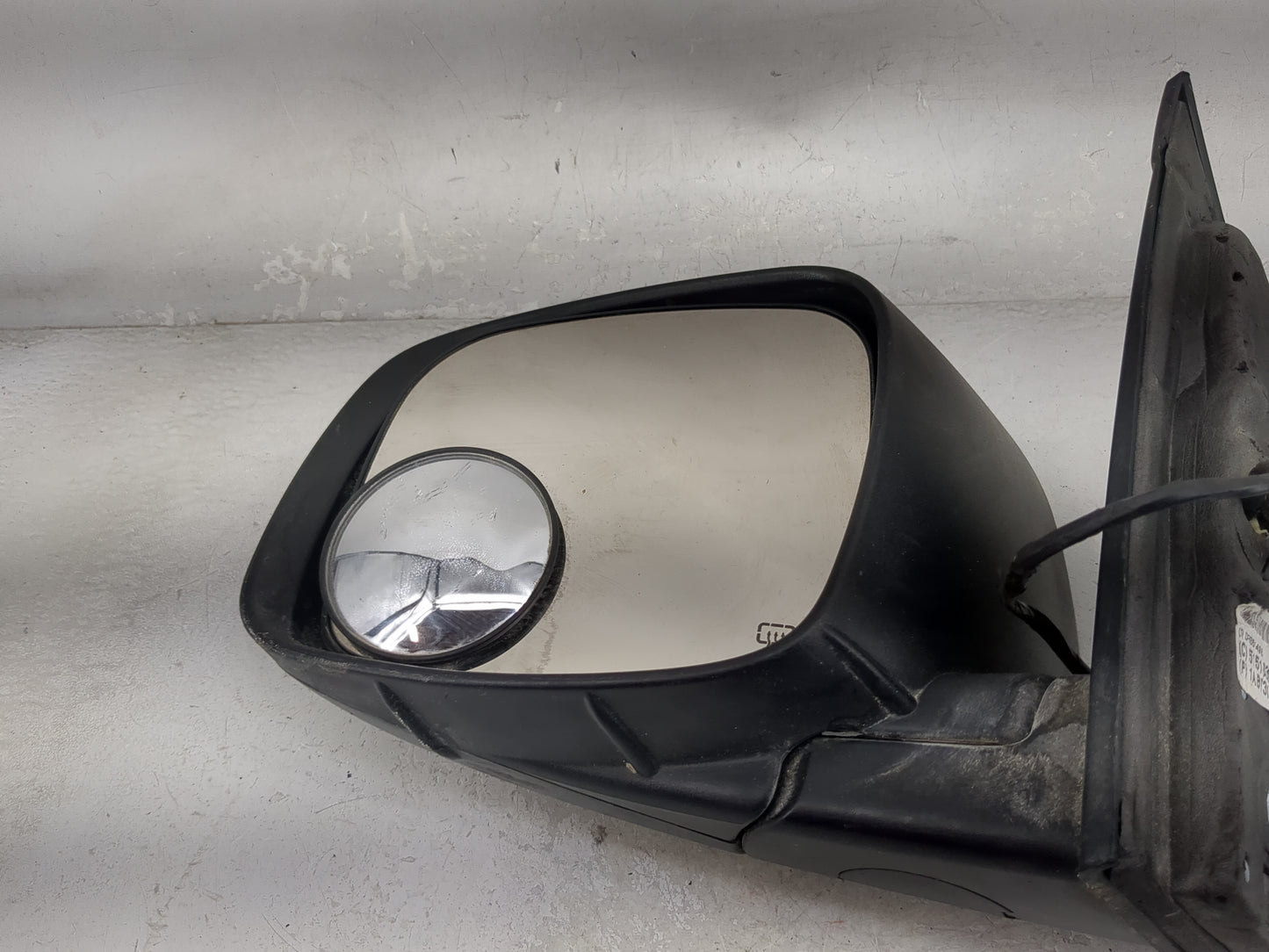 2013 Dodge Caravan Driver Side View Mirror - Left Door Mirror OEM Used - Oemusedautoparts1.com