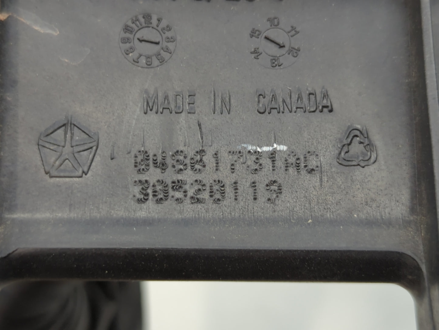 2013 Dodge Caravan Engine Cover - Oemusedautoparts1.com