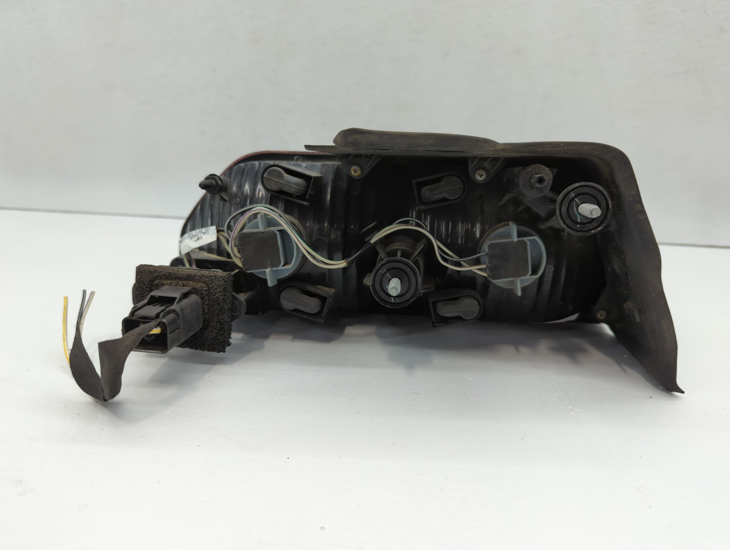 2008-2014 Dodge Challenger Tail Light Assembly Passenger Right OEM P/N:05028780 Fits Fits 2008 2009 2010 2011 2012 2013 2014