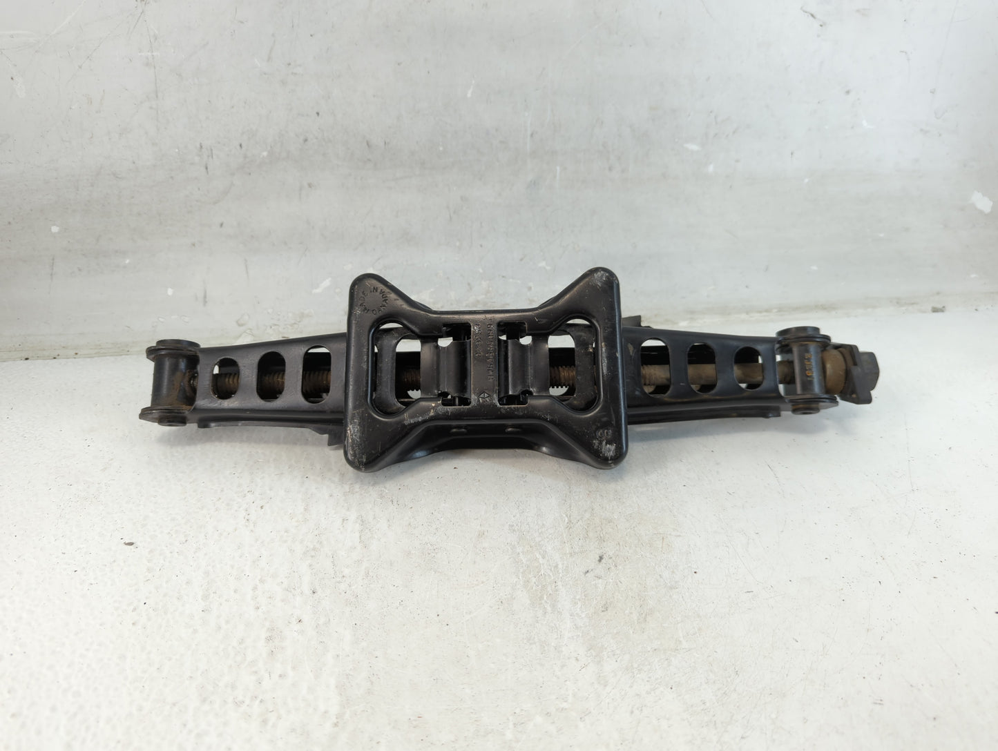 2013 Dodge Charger Spare Scissor Car Jack - Oemusedautoparts1.com