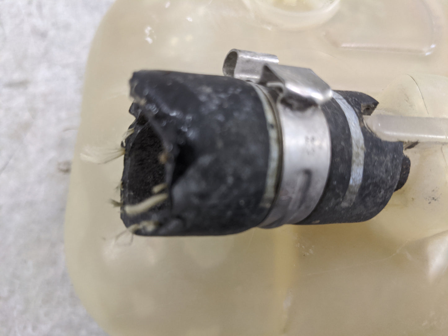 2013-2016 Dodge Dart Radiator Coolant Overflow Expansion Tank Bottle 1477208 - Oemusedautoparts1.com