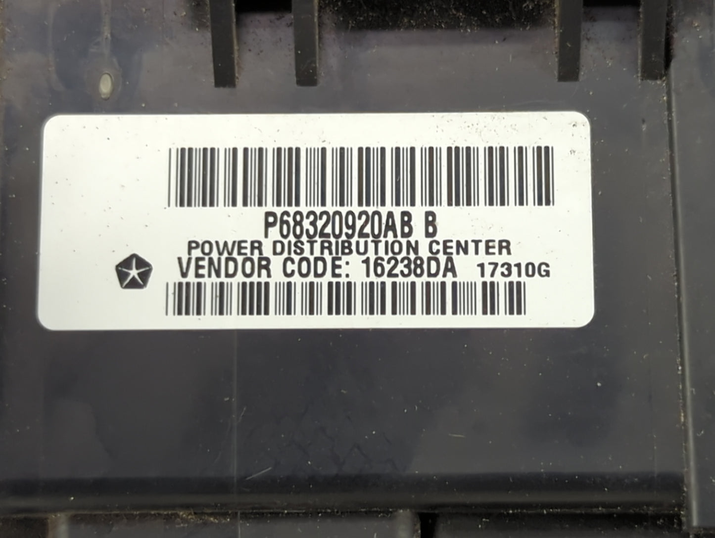 2013-2013 Dodge Durango Chassis Control Module Ccm Bcm Body Control - Oemusedautoparts1.com