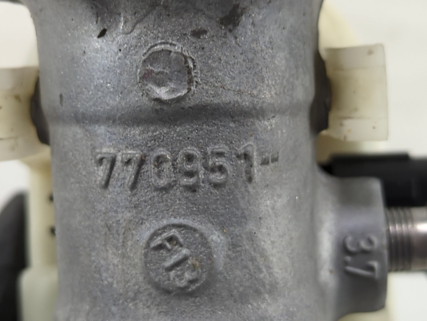 2013 Dodge Journey Brake Master Cylinder 1490138 - Oemusedautoparts1.com