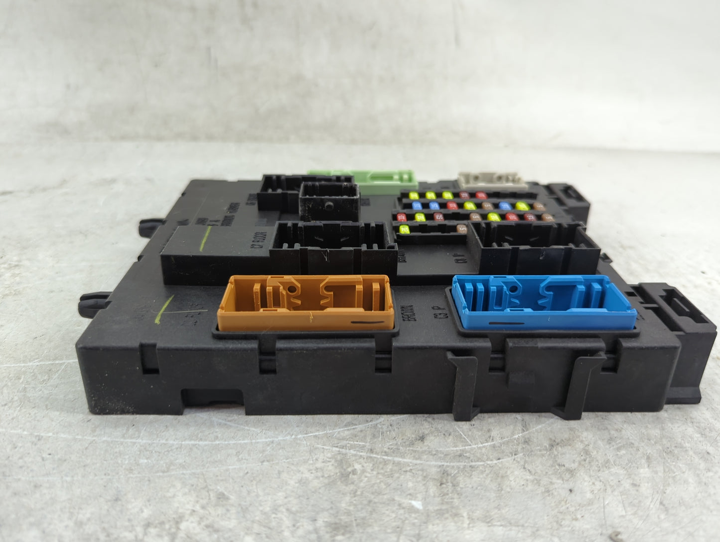 2013-2018 Ford C-max Body Control Module Bcm Inner Cabin Fuse Box - Oemusedautoparts1.com