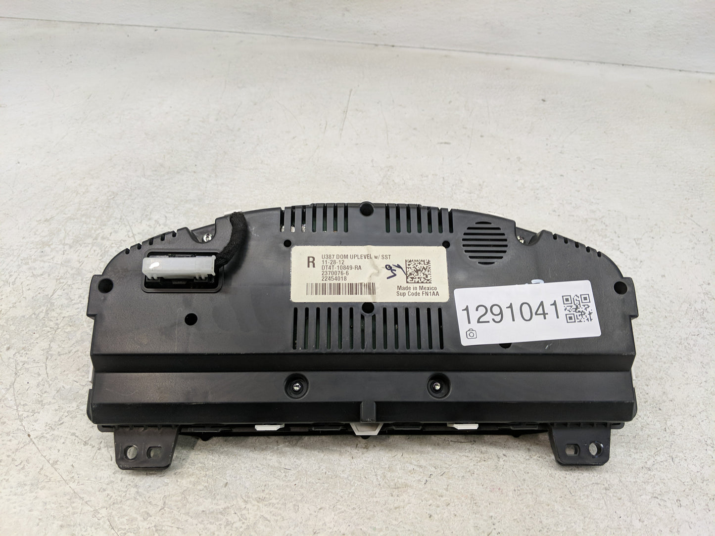 2013 Ford Edge Instrument Cluster Speedometer Gauges P/N:22454018 DT4T-10849-RA Fits OEM Used Auto Parts - Oemusedautoparts1