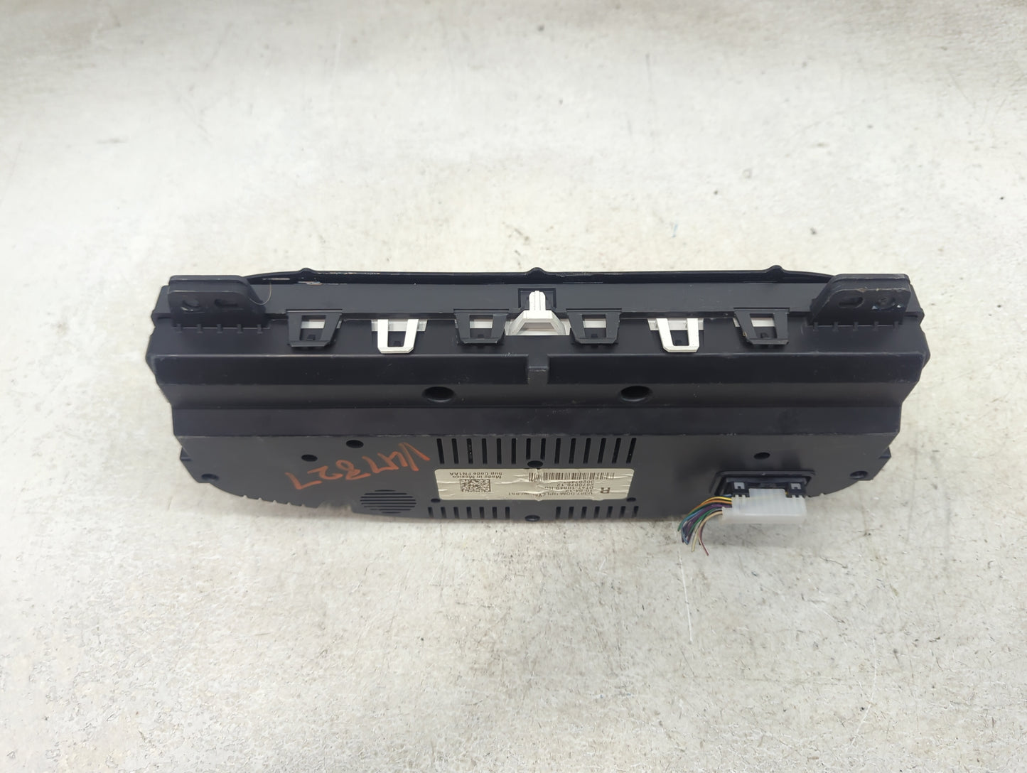 2013 Ford Edge Instrument Cluster Speedometer Gauges P/N:DT4T-10849-HG 23700076-12 Miles:41K Fits OEM Used Auto Parts - Oemu