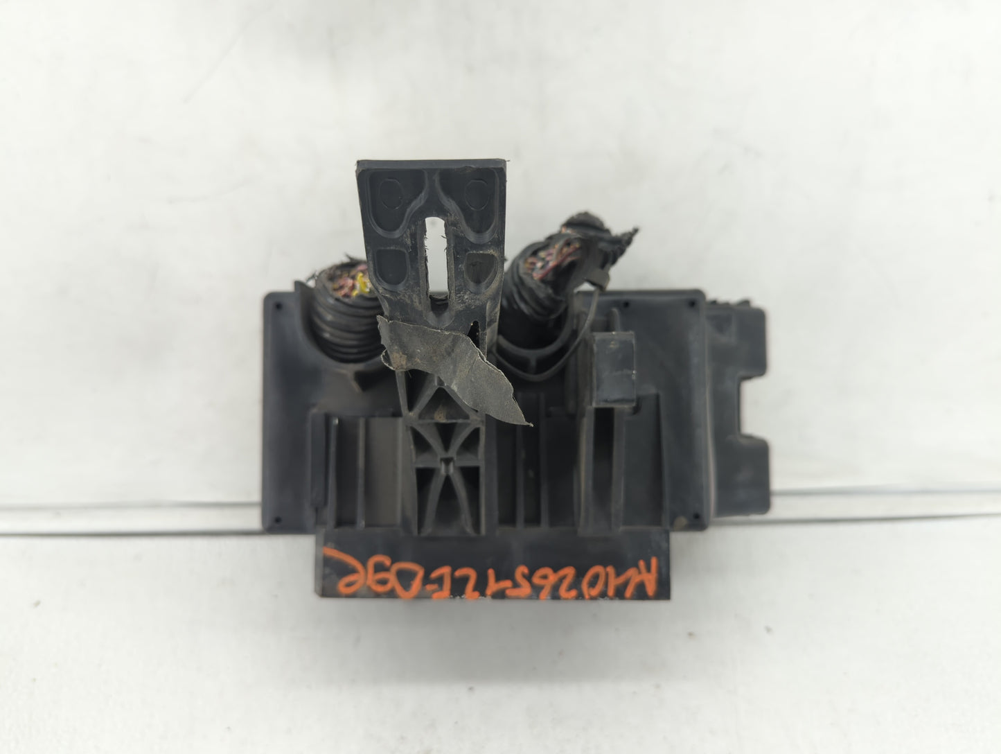 2012-2014 Ford Edge Fusebox Fuse Box Panel Relay Module P/N:CT4T-14290-LG CT4T-14290-HE, CT4T-14290-LF Fits Fits 2012 2013 2