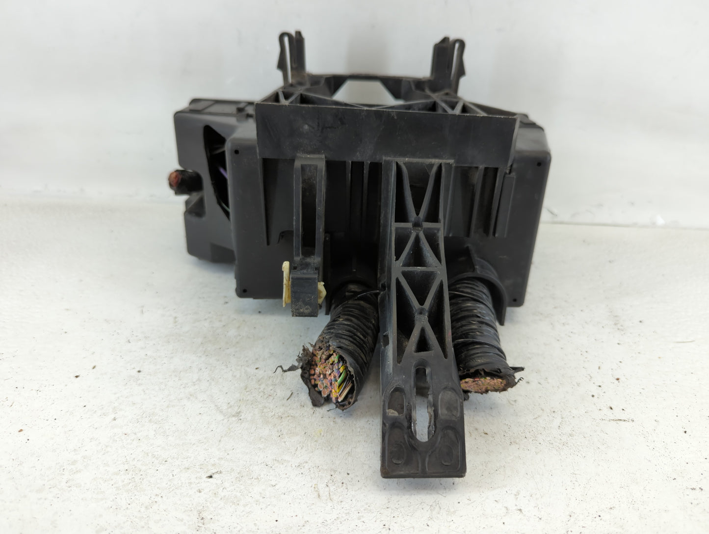 2012-2014 Ford Edge Fusebox Fuse Box Panel Relay Module P/N:CT4T-14290-GH Fits Fits 2012 2013 2014 OEM Used Auto Parts - Oem