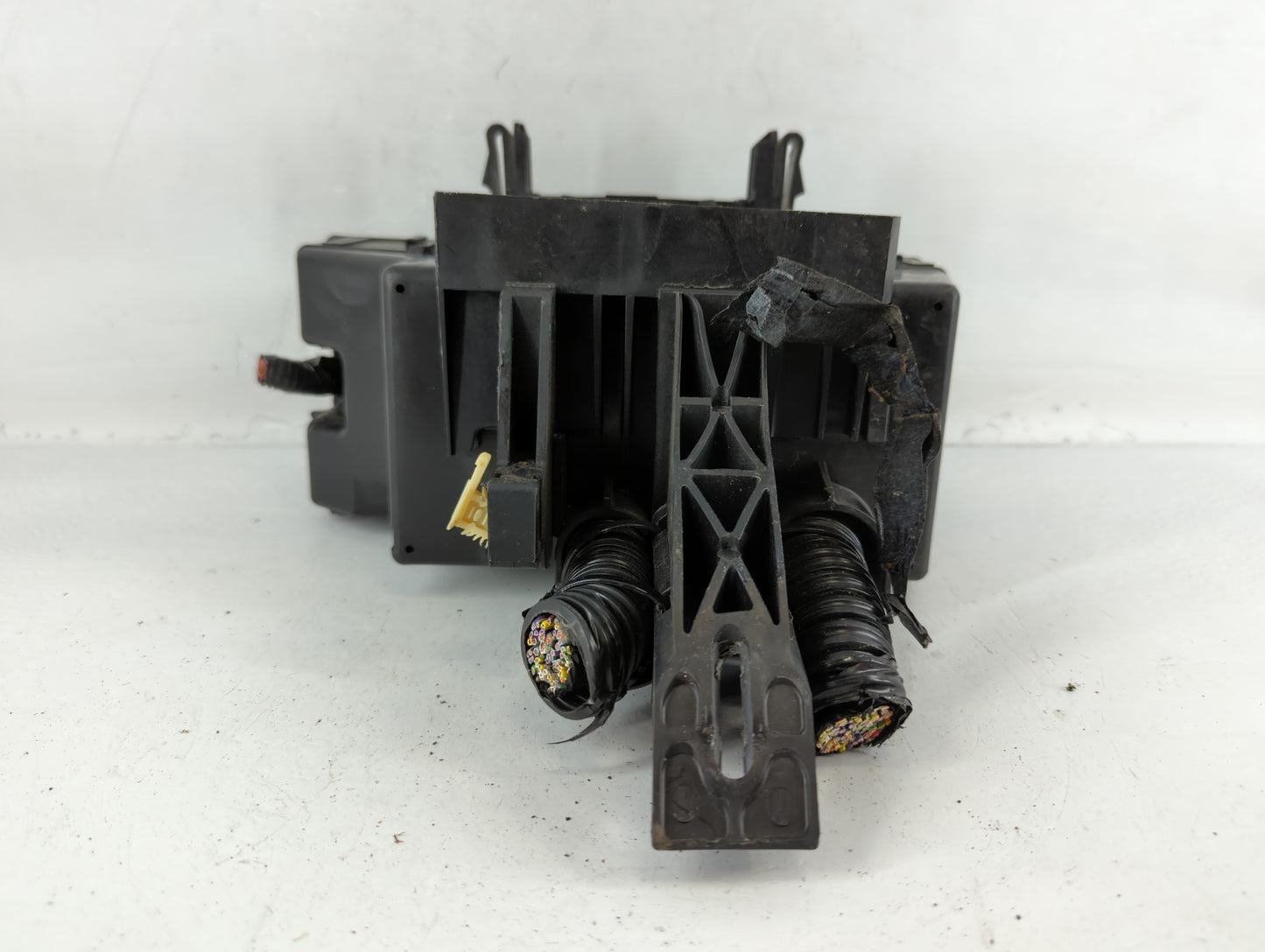 2012-2014 Ford Edge Fusebox Fuse Box Panel Relay Module P/N:CT4T-14290-LG Fits Fits 2012 2013 2014 OEM Used Auto Parts - Oem