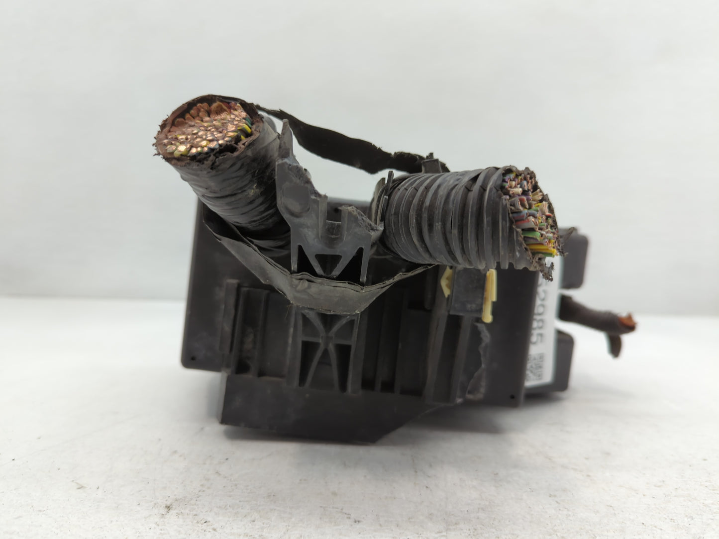 2012-2014 Ford Edge Fusebox Fuse Box Panel Relay Module P/N:CT4T-14290-LG Fits Fits 2012 2013 2014 OEM Used Auto Parts - Oem