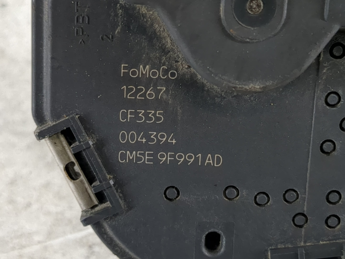 2013-2016 Ford Escape Throttle Body Fits Fits 2012 2013 2014 2015 2016 2017 OEM Used Auto Parts - Oemusedautoparts1.com
