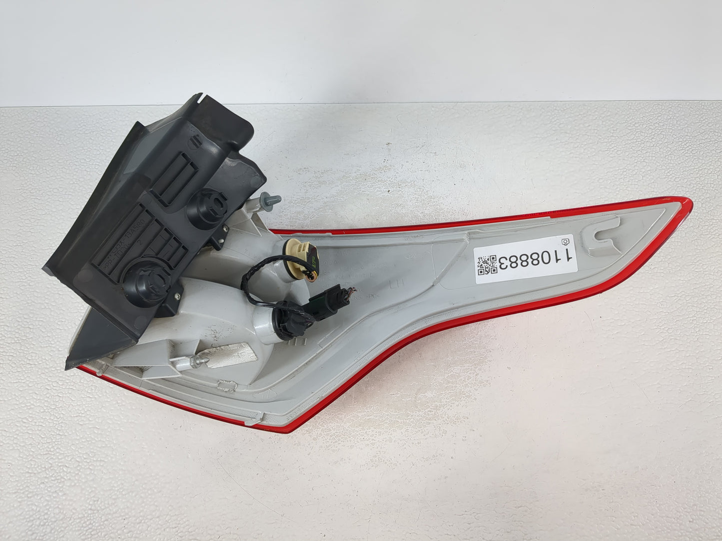 2013-2016 Ford Escape Tail Light Assembly Driver Left OEM P/N:CJ54 13405 A Fits Fits 2013 2014 2015 2016 OEM Used Auto Parts