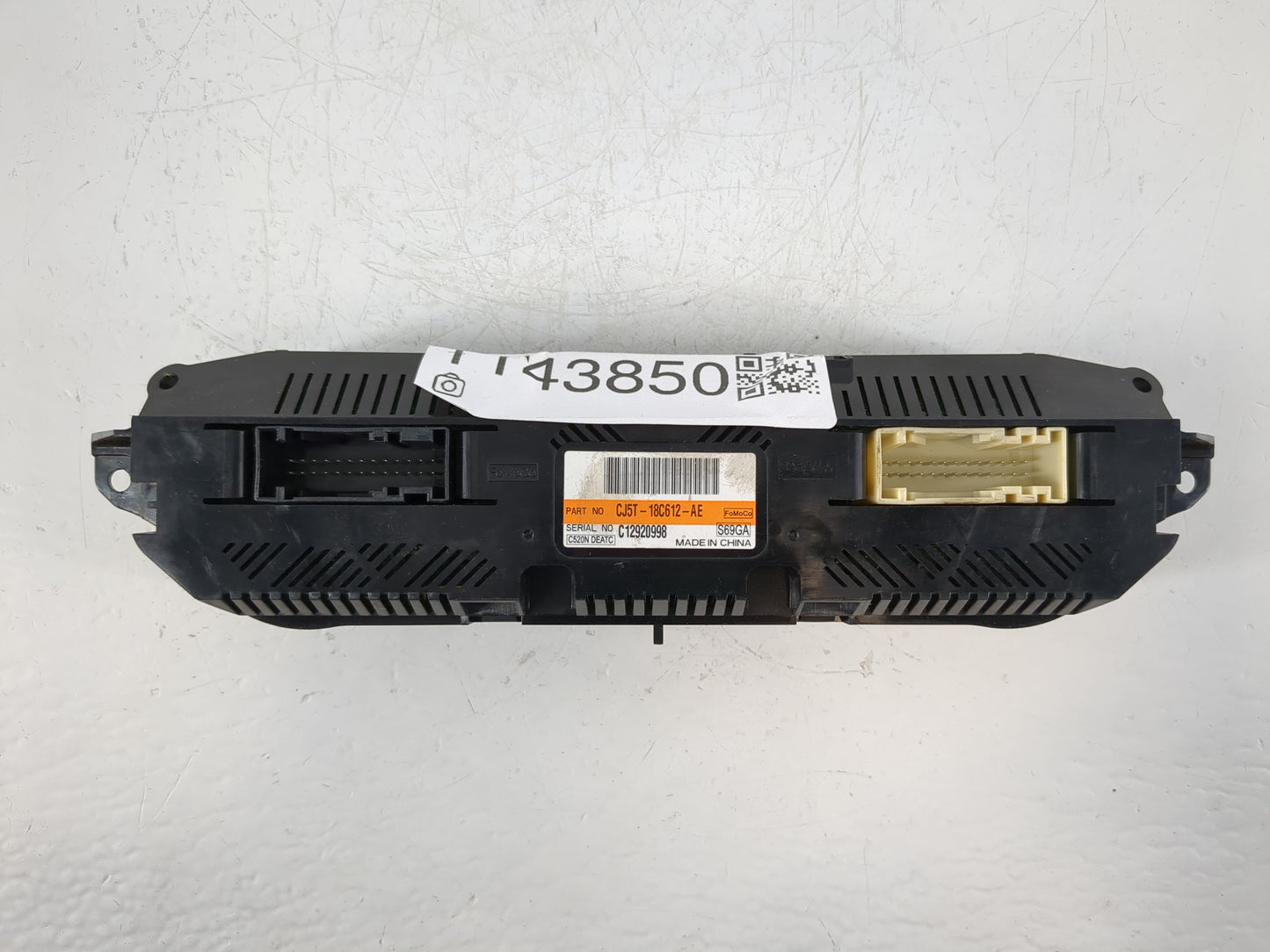 2013 Ford Escape Climate Control Module Temperature AC/Heater Replacement P/N:CJ5T-18C612-AE Fits OEM Used Auto Parts - Oemu