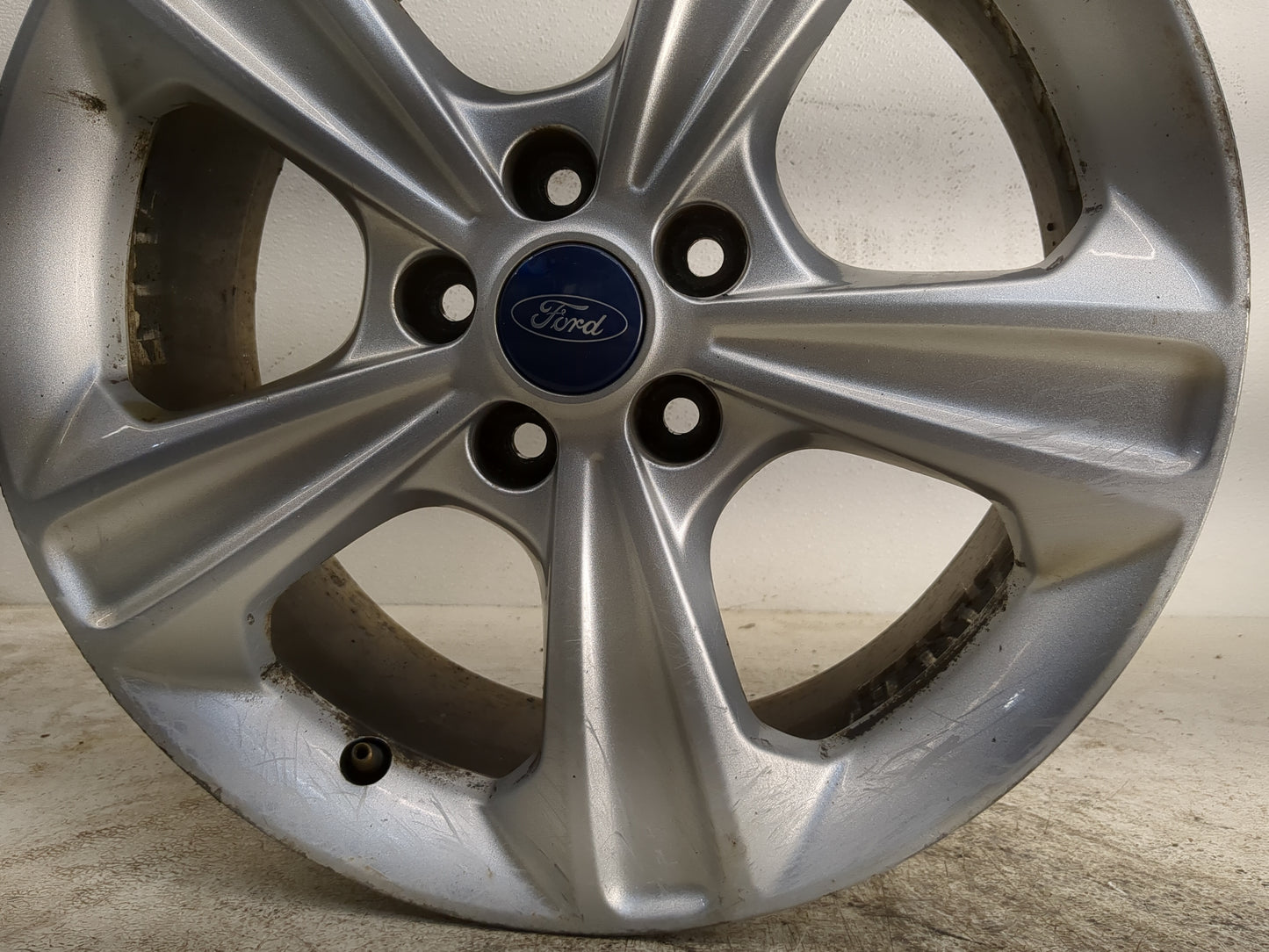 2013-2016 Ford Escape Oem Wheel Rim - Oemusedautoparts1.com