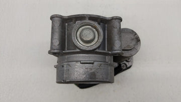 2013-2019 Ford Escape Throttle Body P/N:DS7E-9F991-AK DS7E-9F991-AD Fits Fits 2013 2014 2015 2016 2017 2018 2019 2020 OEM Used Auto Parts