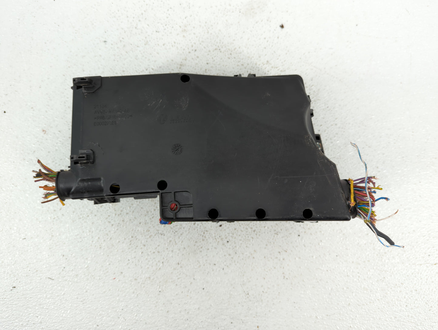 2013-2016 Ford Escape Fusebox Fuse Box Panel Relay Module P/N:AV6T-14A142-AB AV6T-14A067-AD Fits Fits 2013 2014 2015 2016 OE