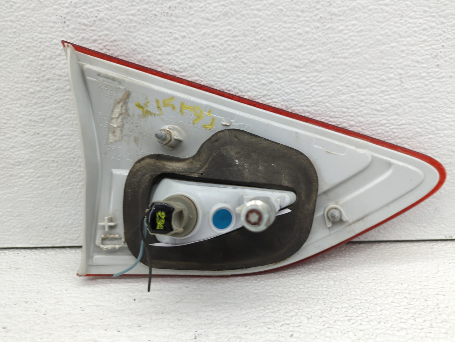 2013-2016 Ford Escape Tail Light Assembly Passenger Right OEM Fits Fits 2013 2014 2015 2016 OEM Used Auto Parts - Oemusedaut