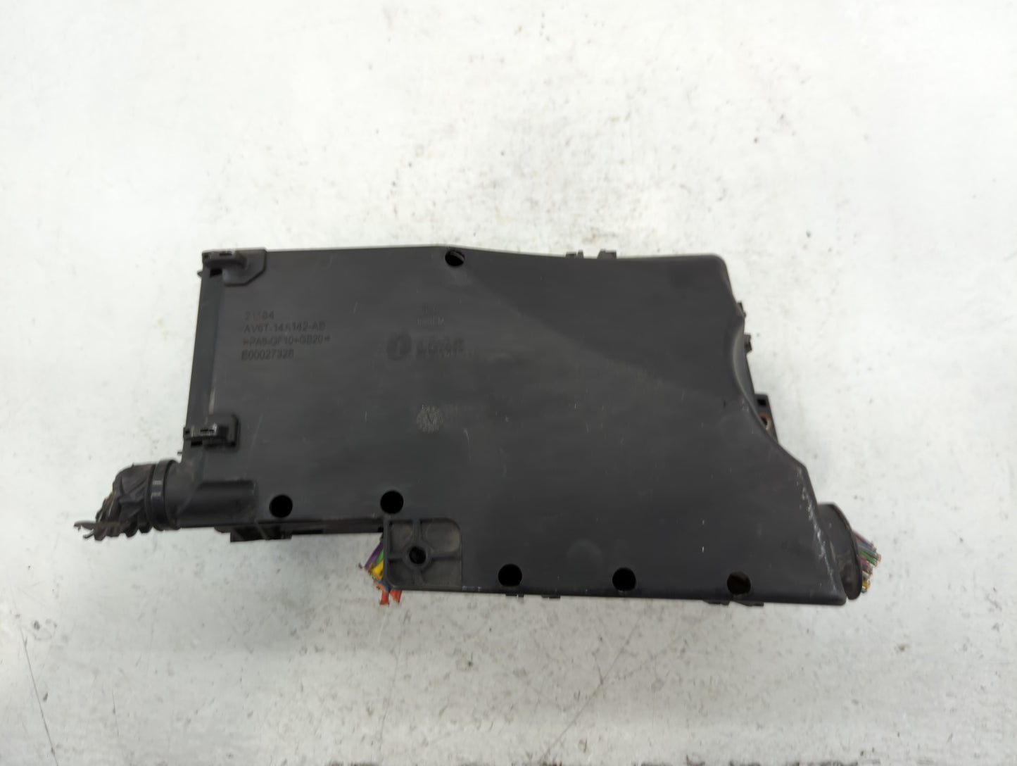 2013-2016 Ford Escape Fusebox Fuse Box Panel Relay Module P/N:E00027328 AV6T-14A142-AB Fits Fits 2013 2014 2015 2016 OEM Use
