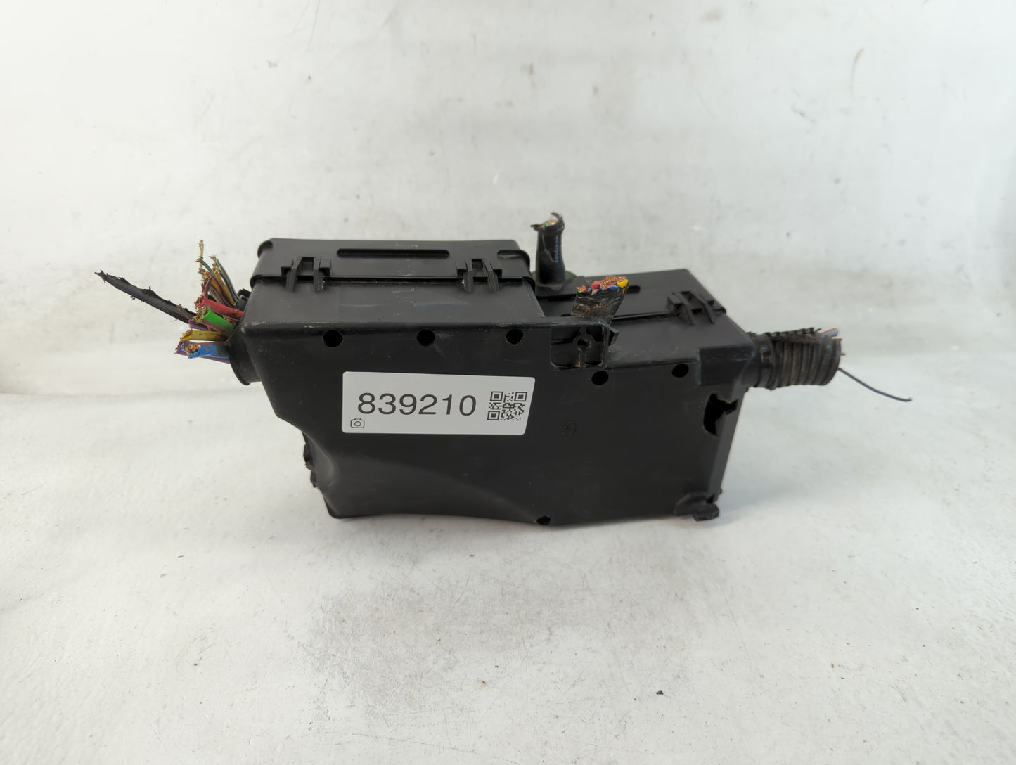 2013-2016 Ford Escape Fusebox Fuse Box Panel Relay Module P/N:AV6T-14A067-AC Fits Fits 2013 2014 2015 2016 OEM Used Auto Par