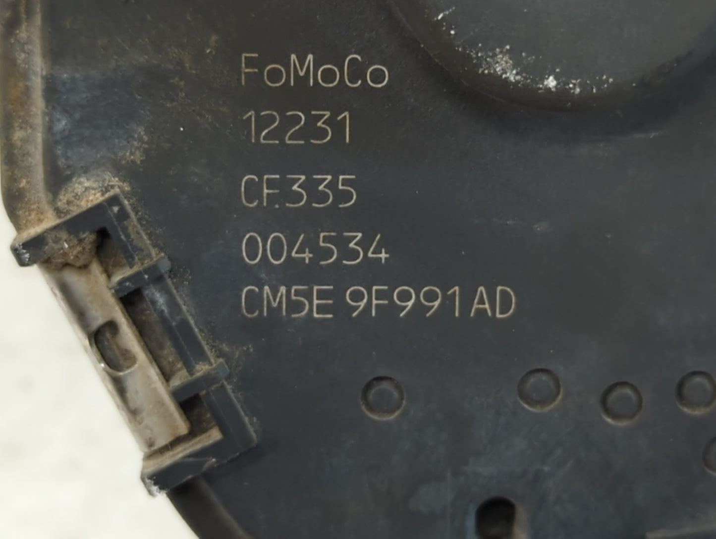 2013-2016 Ford Escape Throttle Body P/N:CM5E 9F991 AD Fits Fits 2012 2013 2014 2015 2016 2017 OEM Used Auto Parts - Oemuseda