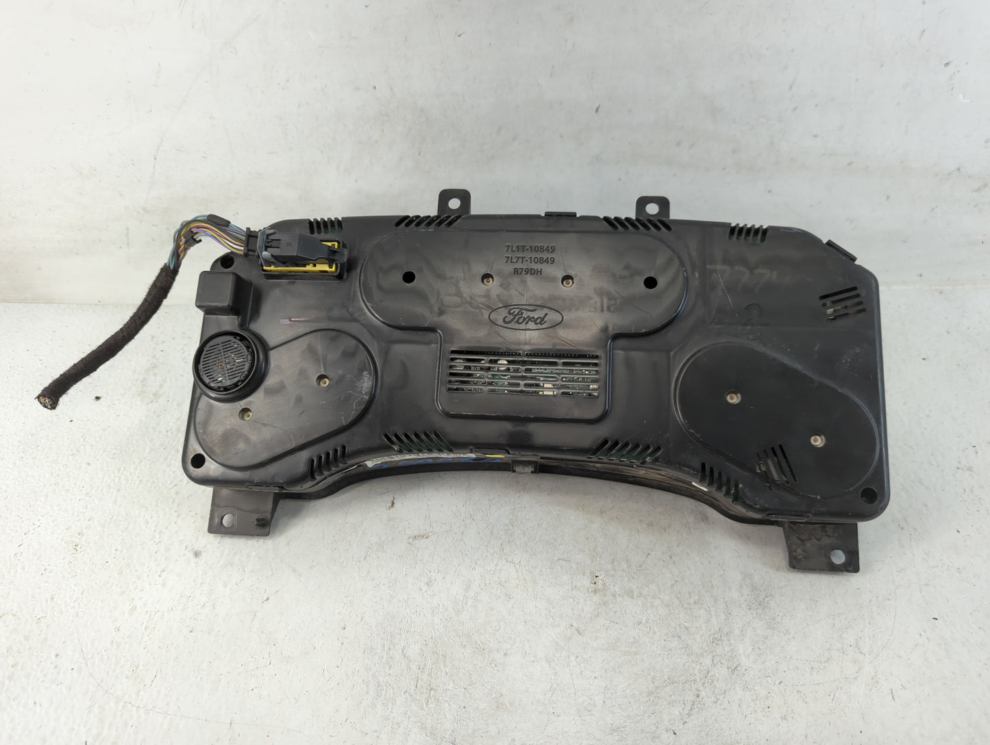 2013 Ford Expedition Instrument Cluster Speedometer Gauges P/N:DL1T-10849-HB Fits OEM Used Auto Parts - Oemusedautoparts1.co