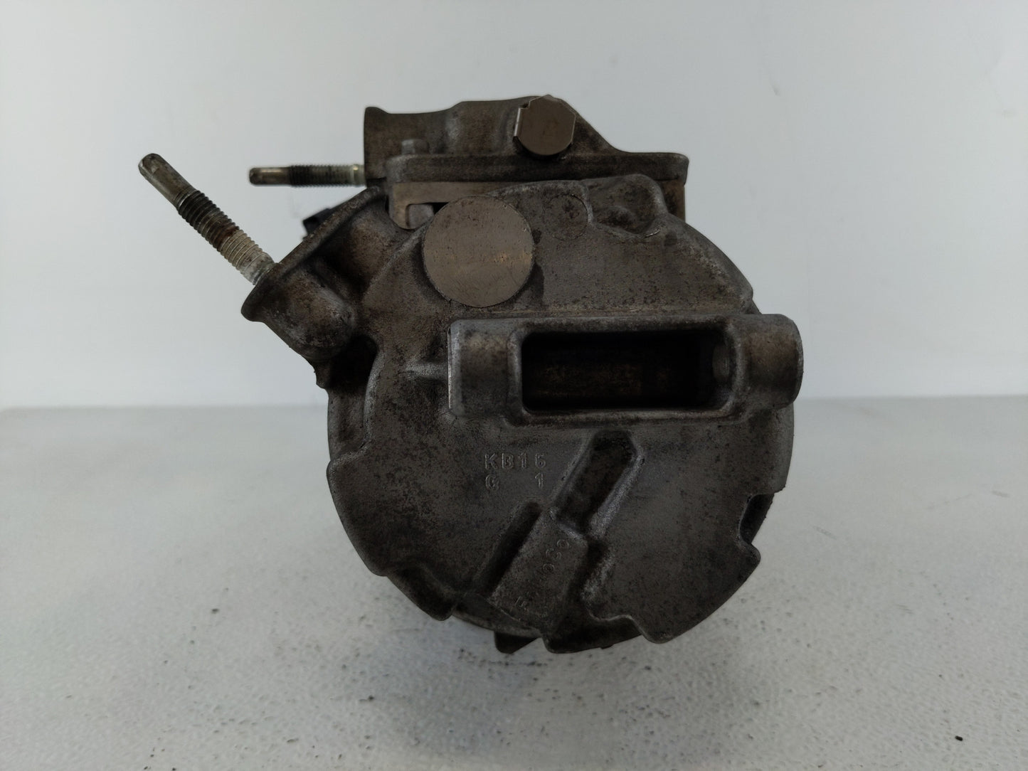 2011-2015 Ford Explorer Air Conditioning A/c Ac Compressor Oem - Oemusedautoparts1.com