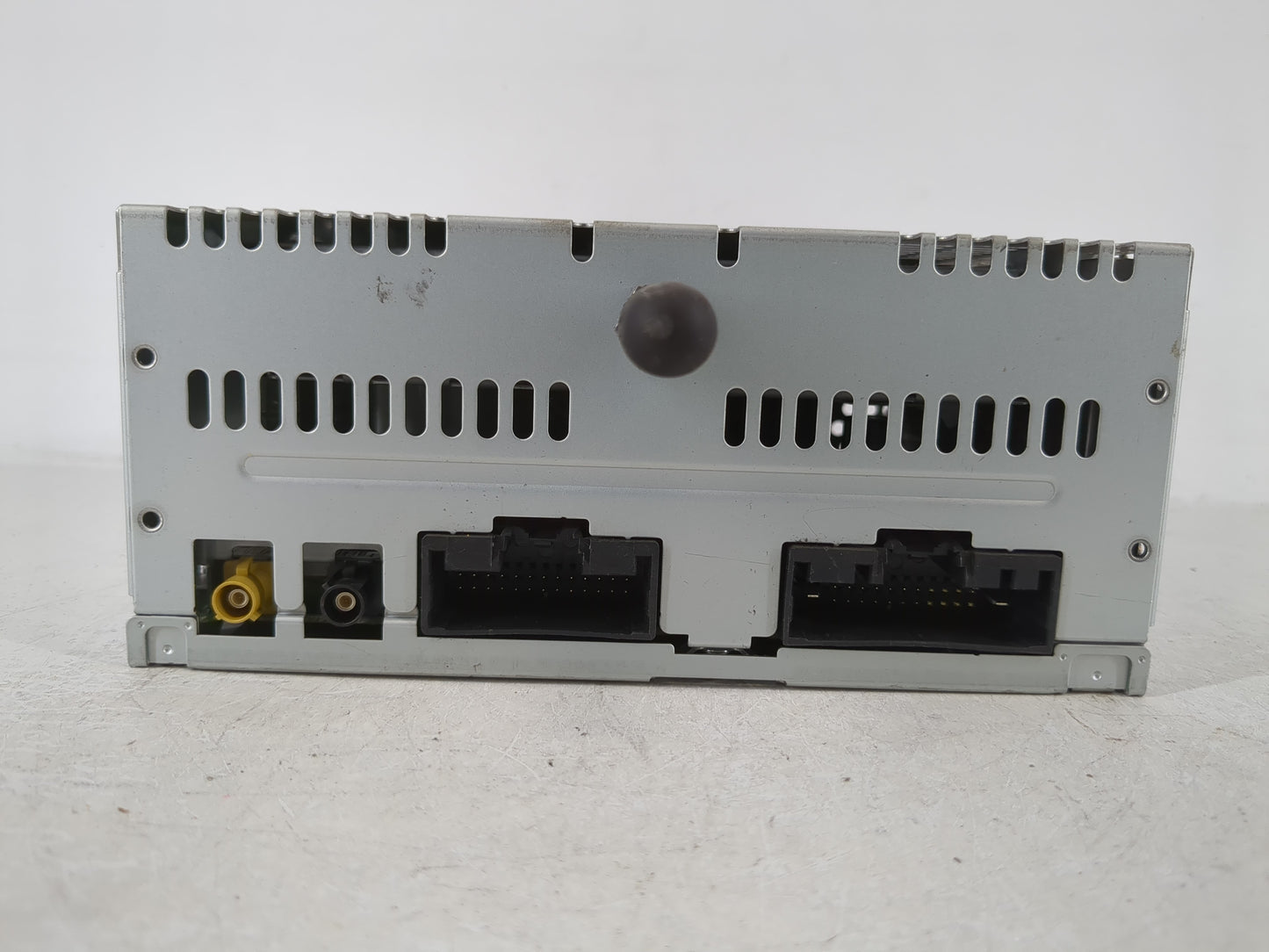 2013 Ford Explorer Radio AM FM Cd Player Receiver Replacement P/N:DB5T-19C107-FC Fits OEM Used Auto Parts - Oemusedautoparts