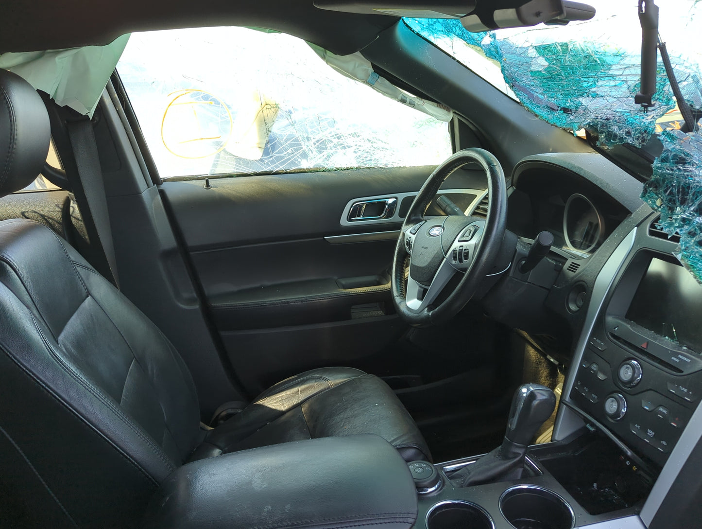 2013 Ford Explorer Front Left Driver Interior Door Panel Trim - Oemusedautoparts1.com