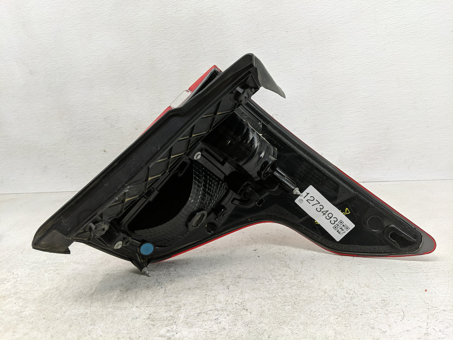 2011-2015 Ford Explorer Tail Light Assembly Driver Left OEM P/N:DB5J-13B505-D Fits Fits 2011 2012 2013 2014 2015 OEM Used Au