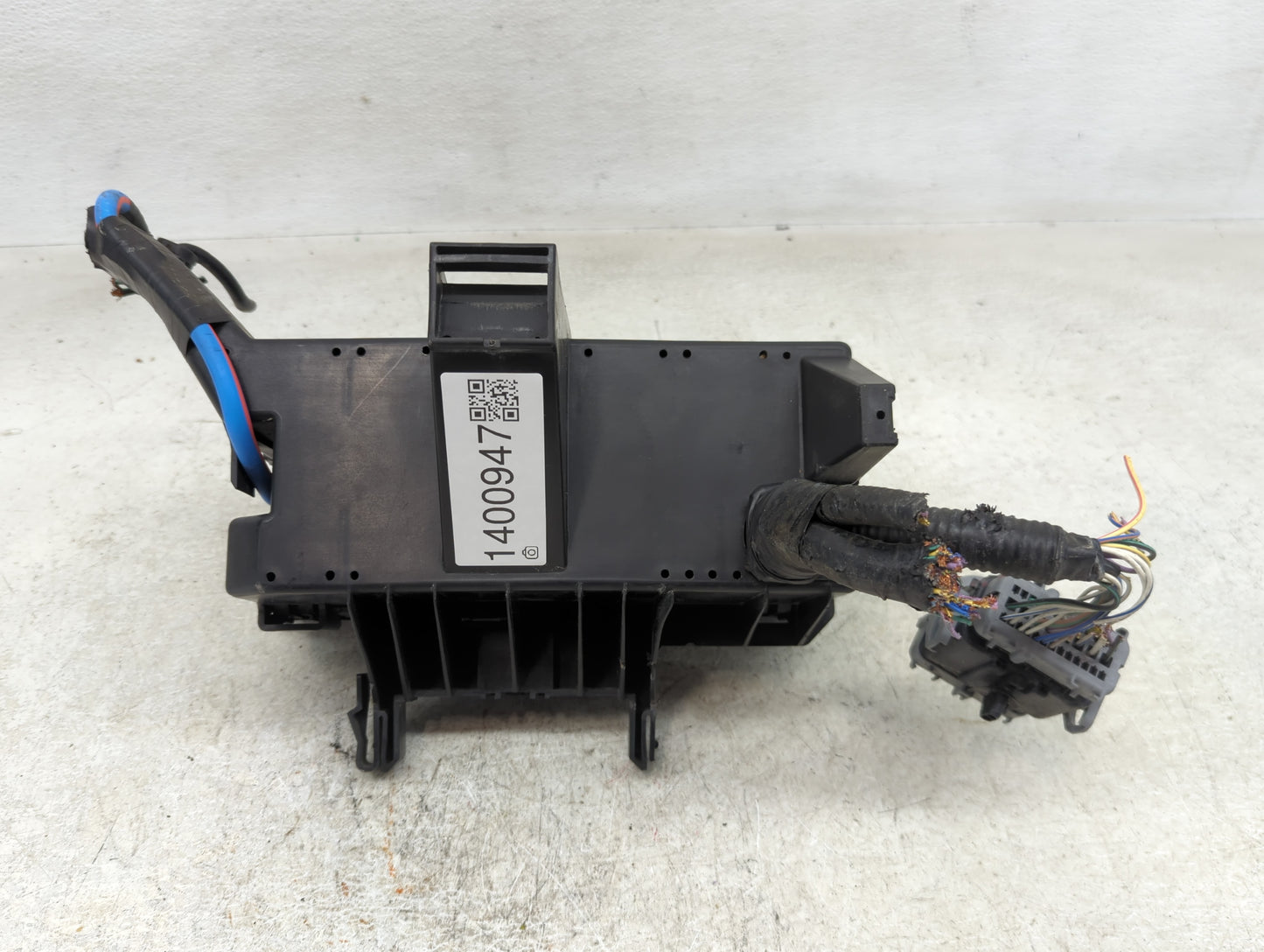 2013 Ford Explorer Fusebox Fuse Box Panel Relay Module P/N:BT4T-14A003-AA Fits OEM Used Auto Parts - Oemusedautoparts1.com
